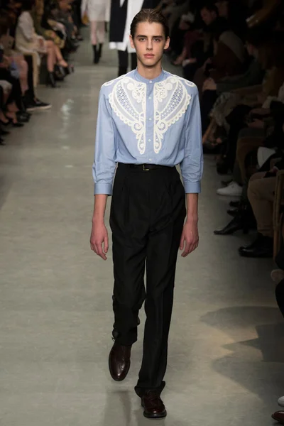 Look 27